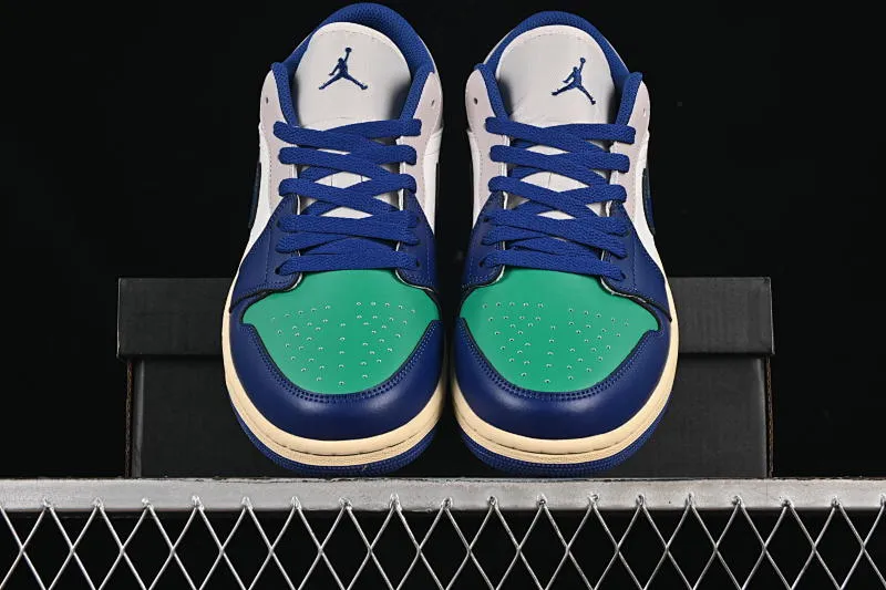 All categories Air Jordan Jordan series basketball shoes Air Jordan 1 Low Air Jordan 1 Low AJ1 Joe 1 blue and green color matching low-top cultural casual sneakers 553558-147